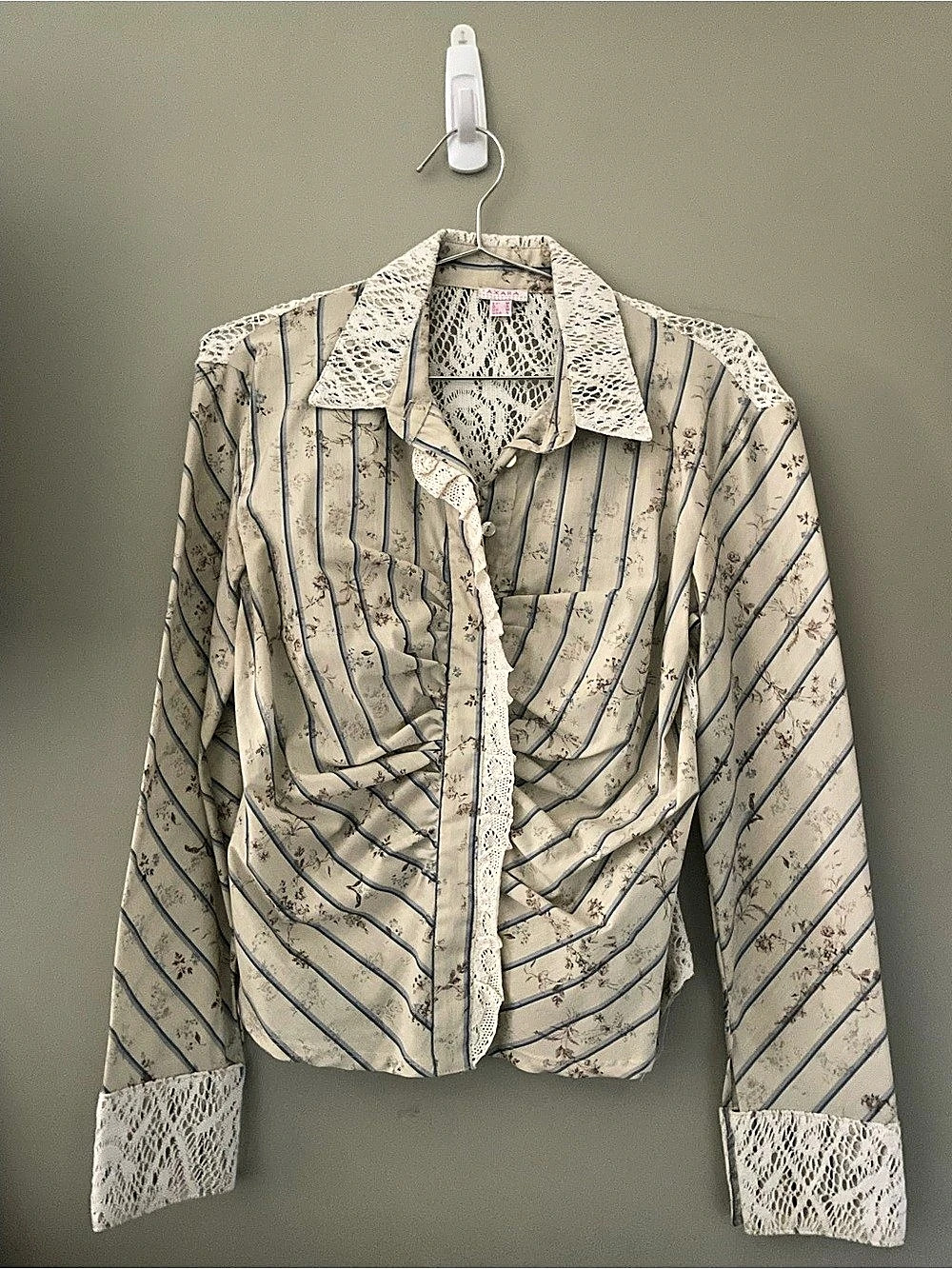 Lace, Floral & Striped Cream Fitted Blouse — Brand: Axara — Small —  Like New